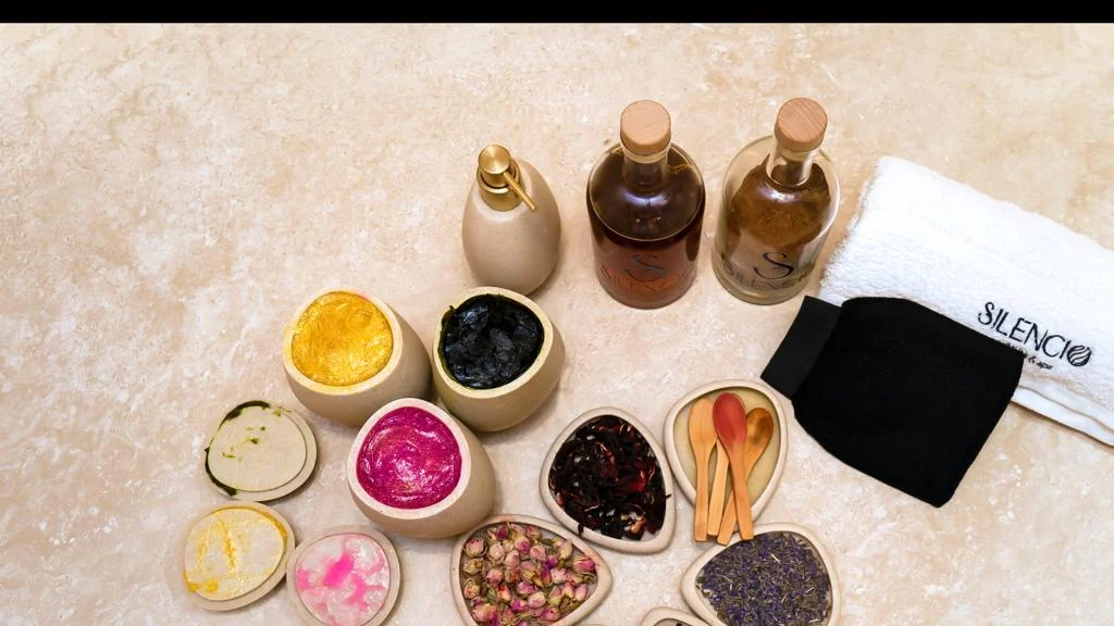Silencio oils, towel and natural botanicals